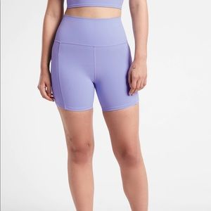 Athleta Salutation Stash Pocket II 5” Short